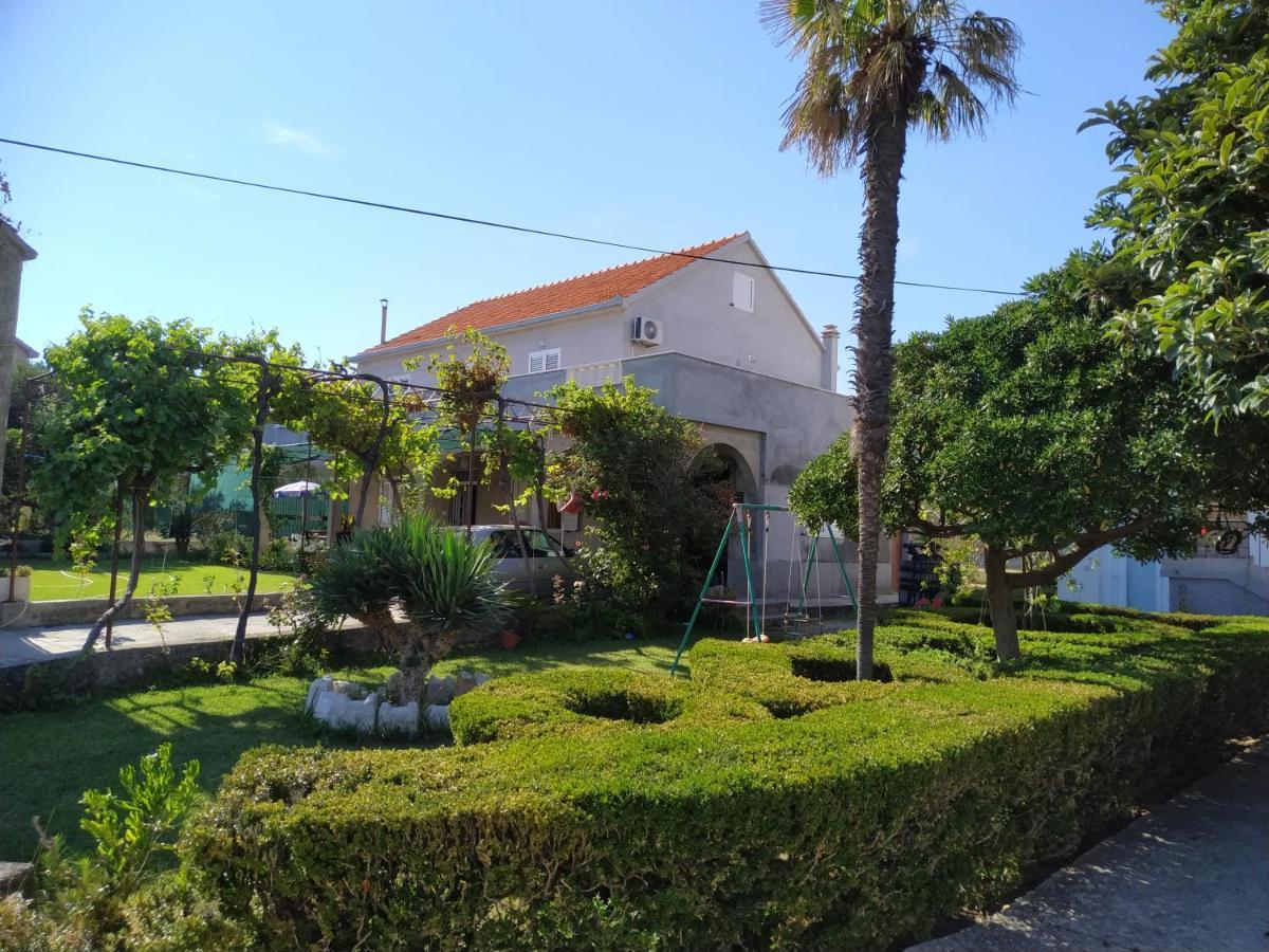 Perivoj Kaštela Exterior foto